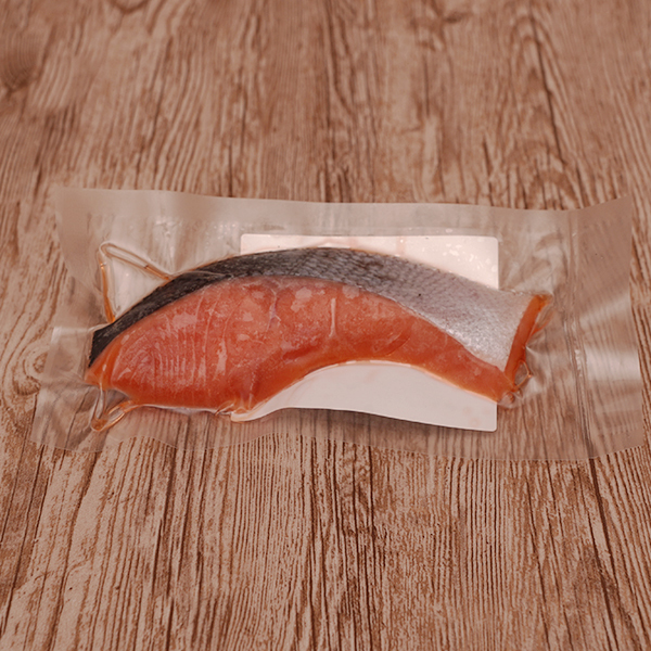 カネハチフーズ 熟成塩鮭食べ比べセット12枚（紅鮭中辛80g×6枚、銀鮭甘口100g×6枚）冷凍【送料込】【メーカー直送】